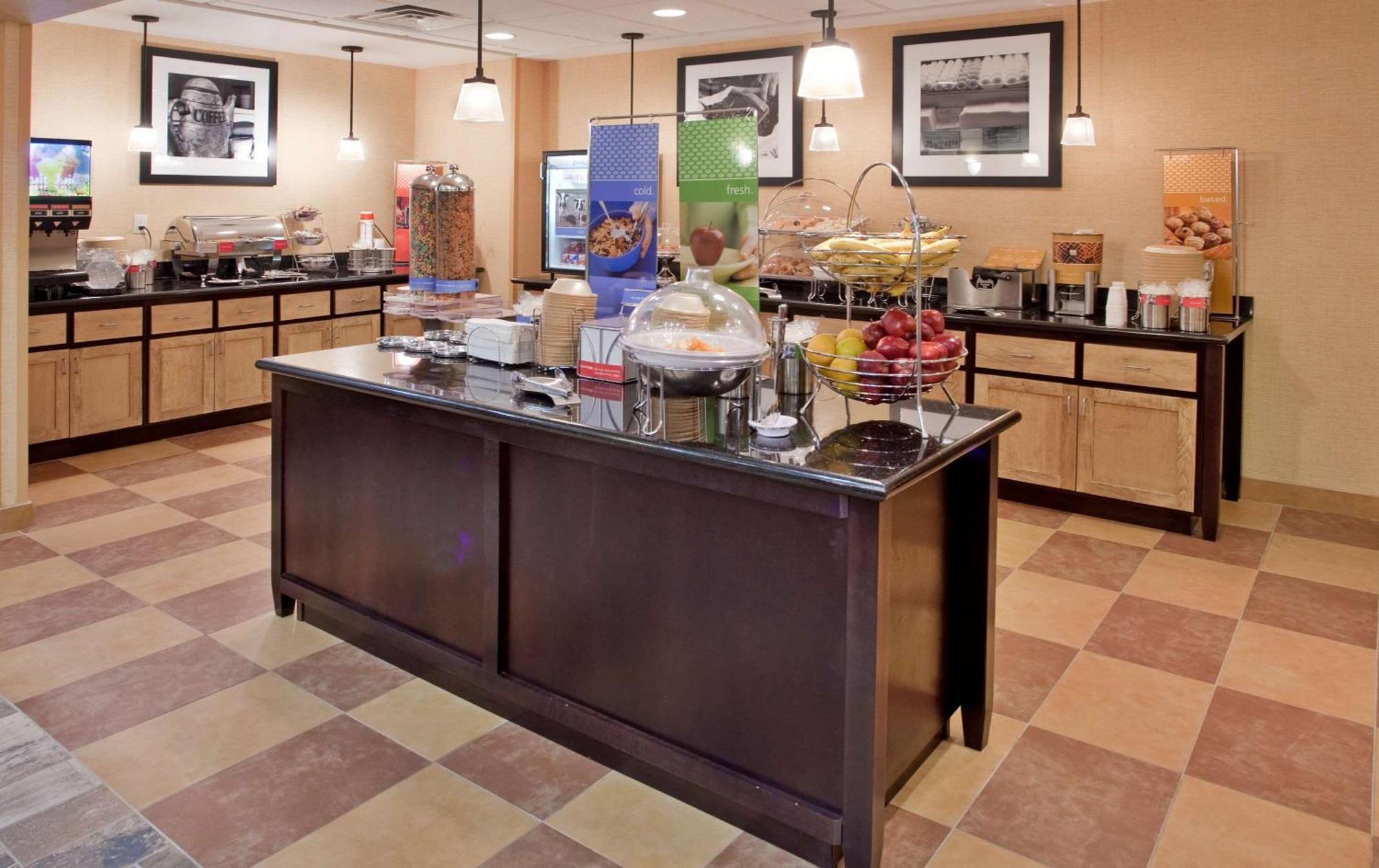Hampton Inn & Suites Dickinson Nd Экстерьер фото