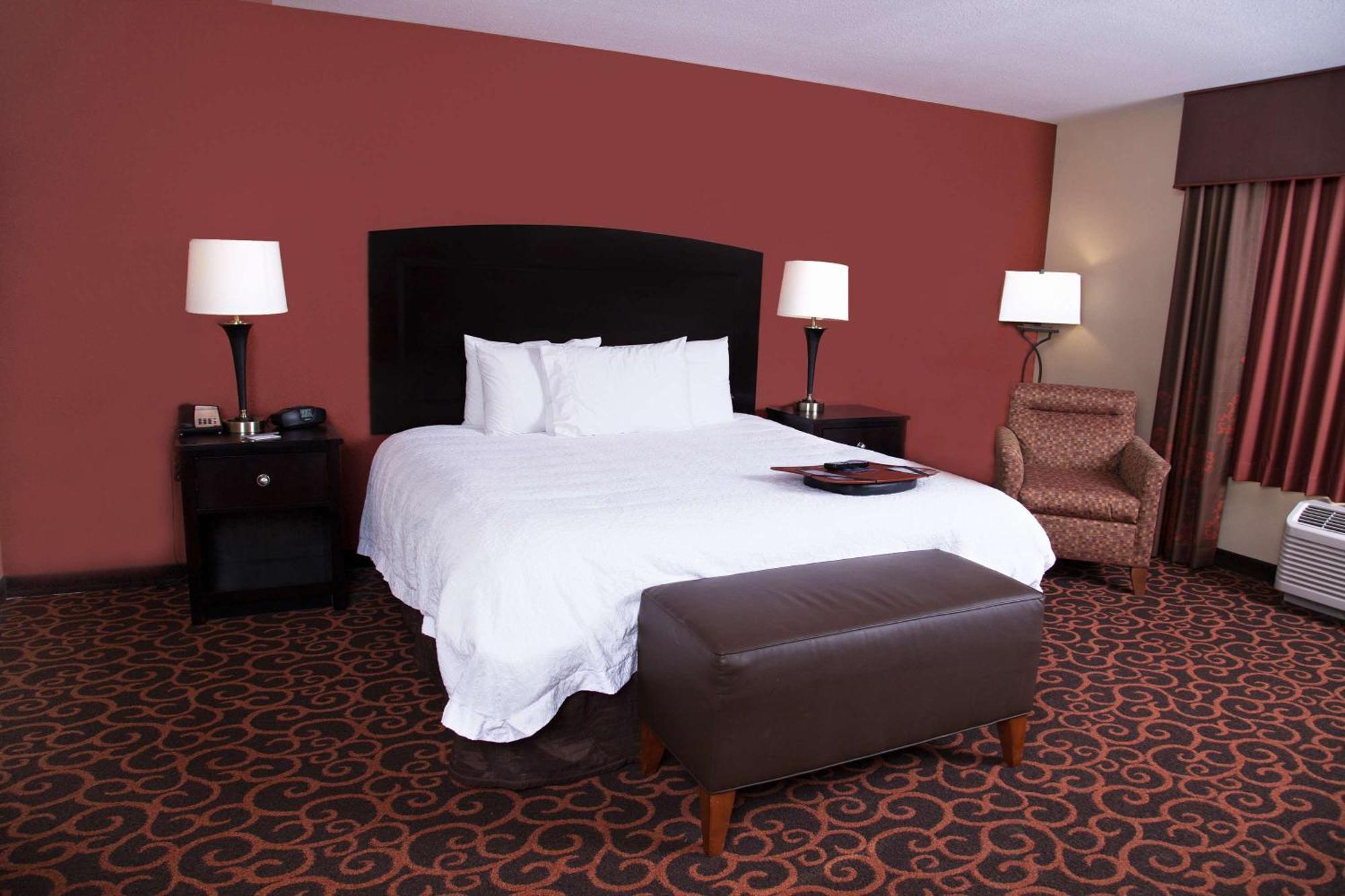Hampton Inn & Suites Dickinson Nd Экстерьер фото